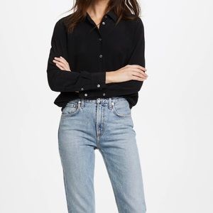 EQUIPMENT The Essential fits btwn the iconic Signature and the Slim Signature